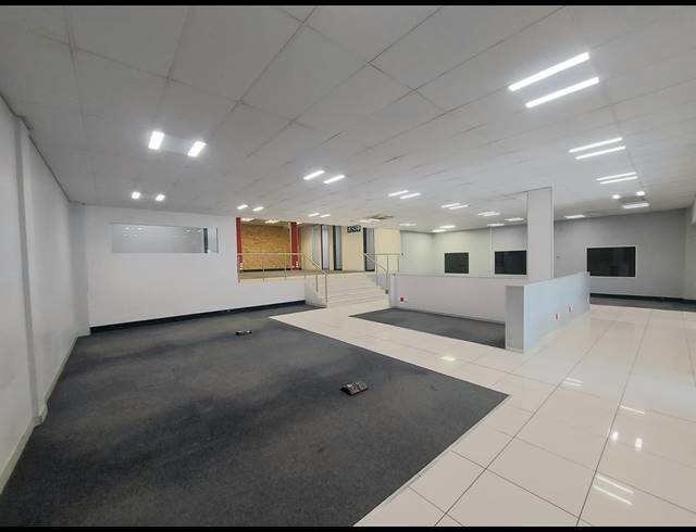 1,050M² WAREHOUSE TO LET IN NORTH RIDING